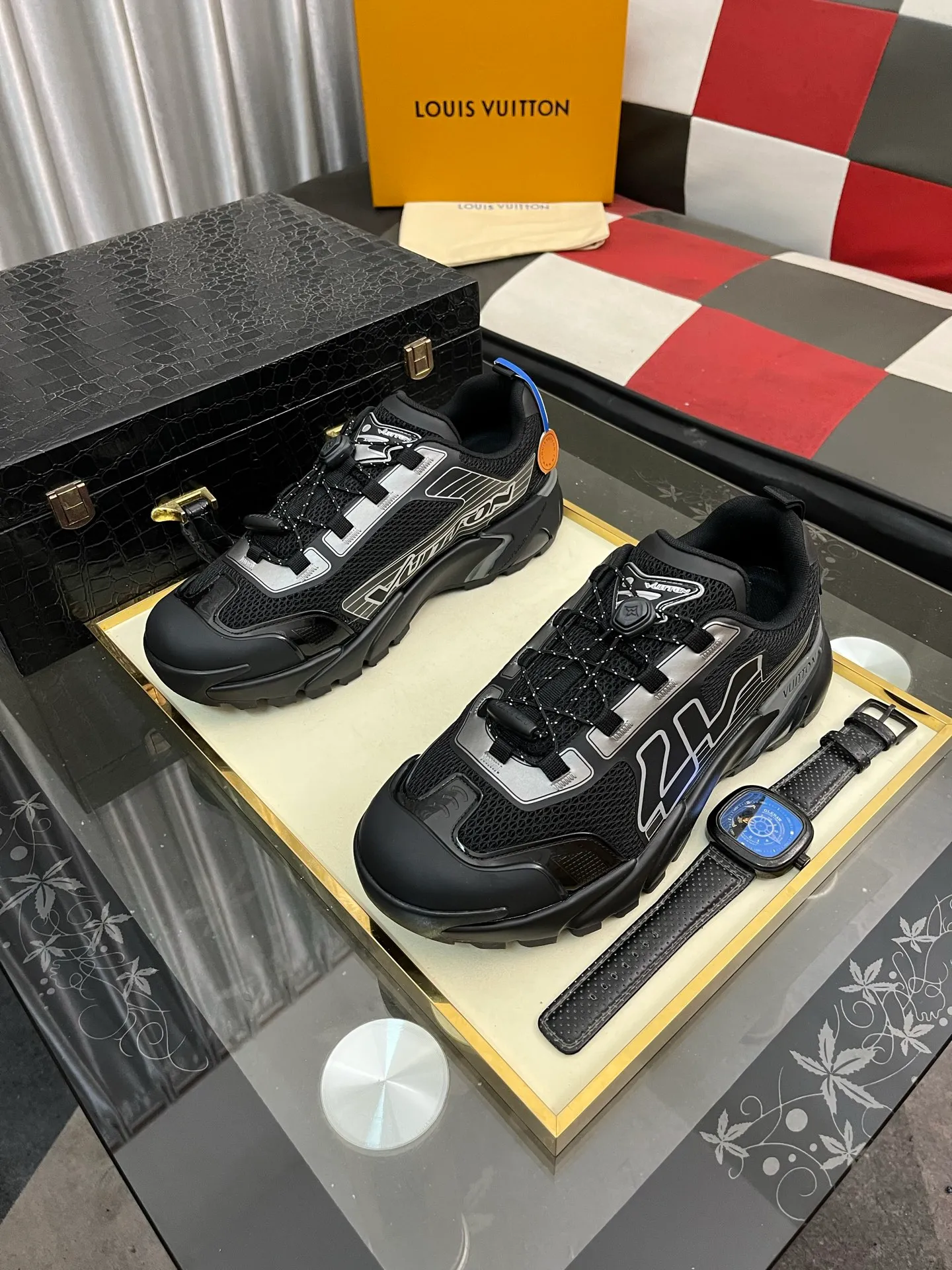 Men's shoes 💰780⌚️⌚️Top version [LOUIS VUITTON] Couple 🧑‍🤝‍🧑 Craftsman style Counter series (original order) New style 🍀LV Louis Vuitton - Top version LV classic high-top trendy shoes! Made of imported original craft calfskin, original breathable lining, and original wear-resistant, lightweight, high-end TPU outsole! High quality products! Code number: 36-457️⃣Colors available